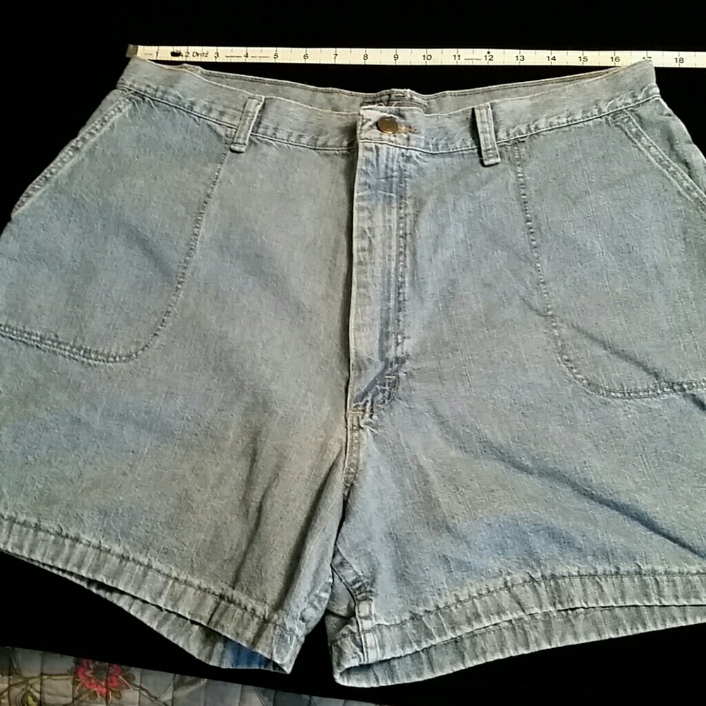 Vintage Wrangler high waist denim jean shorts